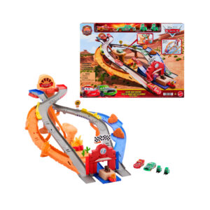 Mattel cars - sfreccia e soccorri circuito per soccorso stradale, set con 2 tipi di gara, saetta mcqueen, chicks hicks e 2 veicoli inclusi - Cars
