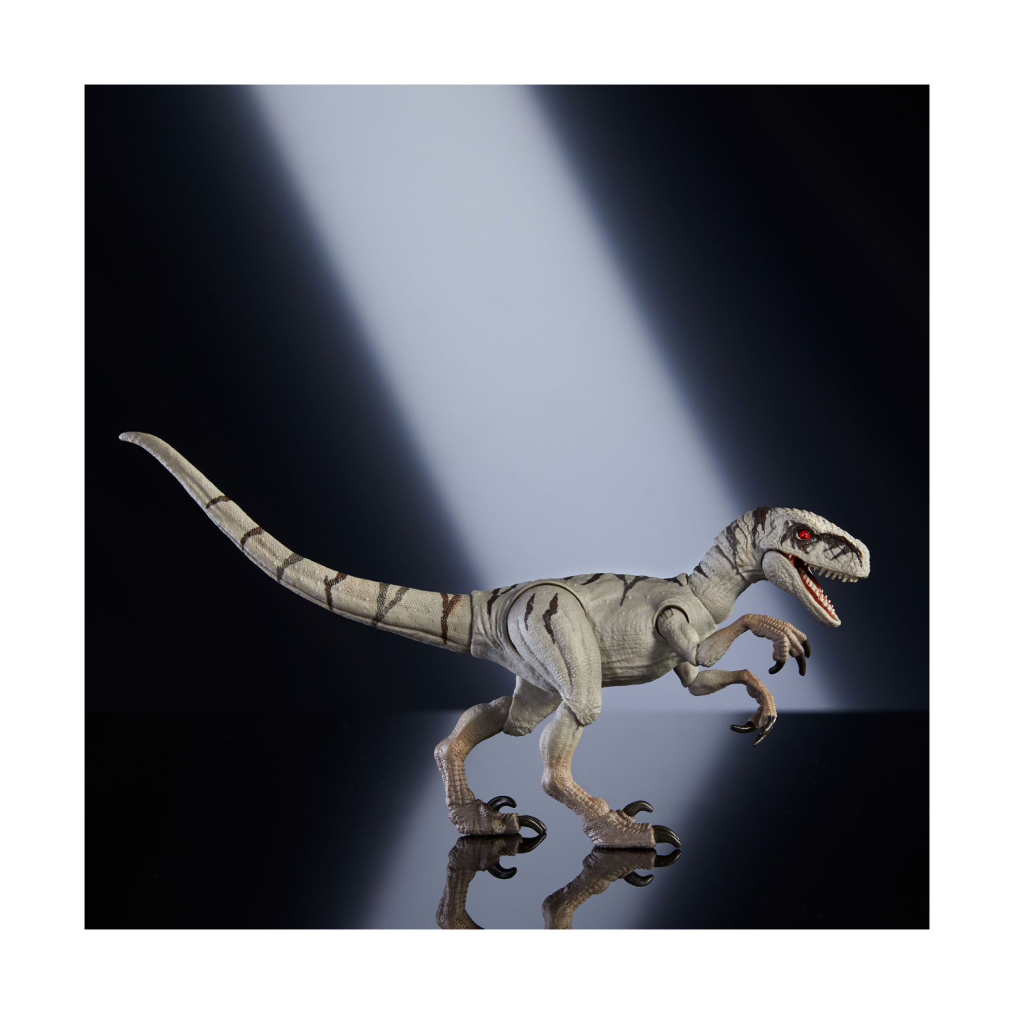 Mattel jurassic world hammond collection - ghost l'atrociraptor, dinosauro articolato con occhi in vetro e design ispirato al film - Jurassic World