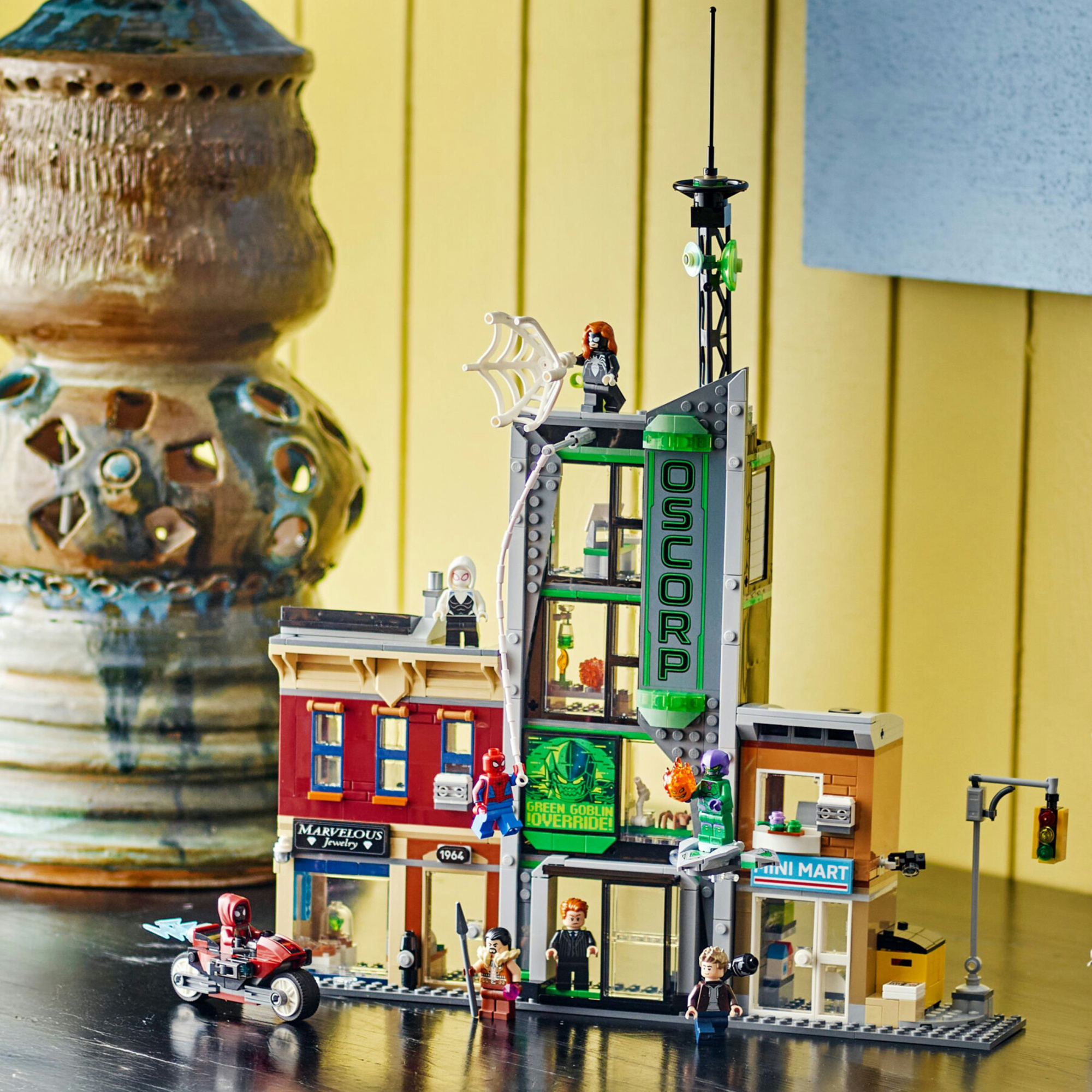 Lego marvel 76324 - spider-man vs oscorp con moto e 8 minifigure 10+ - LEGO SUPER HEROES, Lego