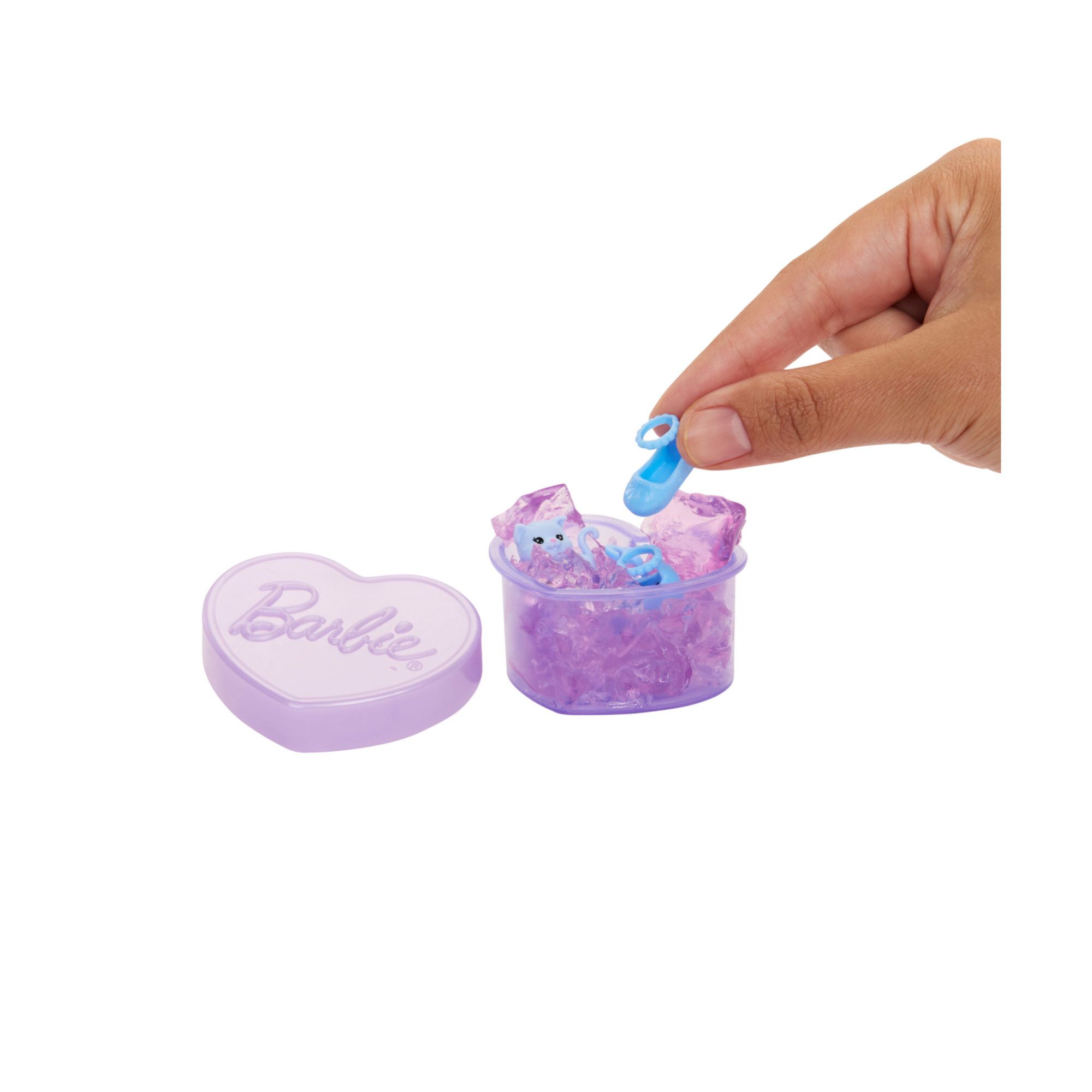 Barbie - chelsea party surprise assortita make-up party, set con bambola e un cucciolo, 6 sorpese con effetto cambia colore - Barbie