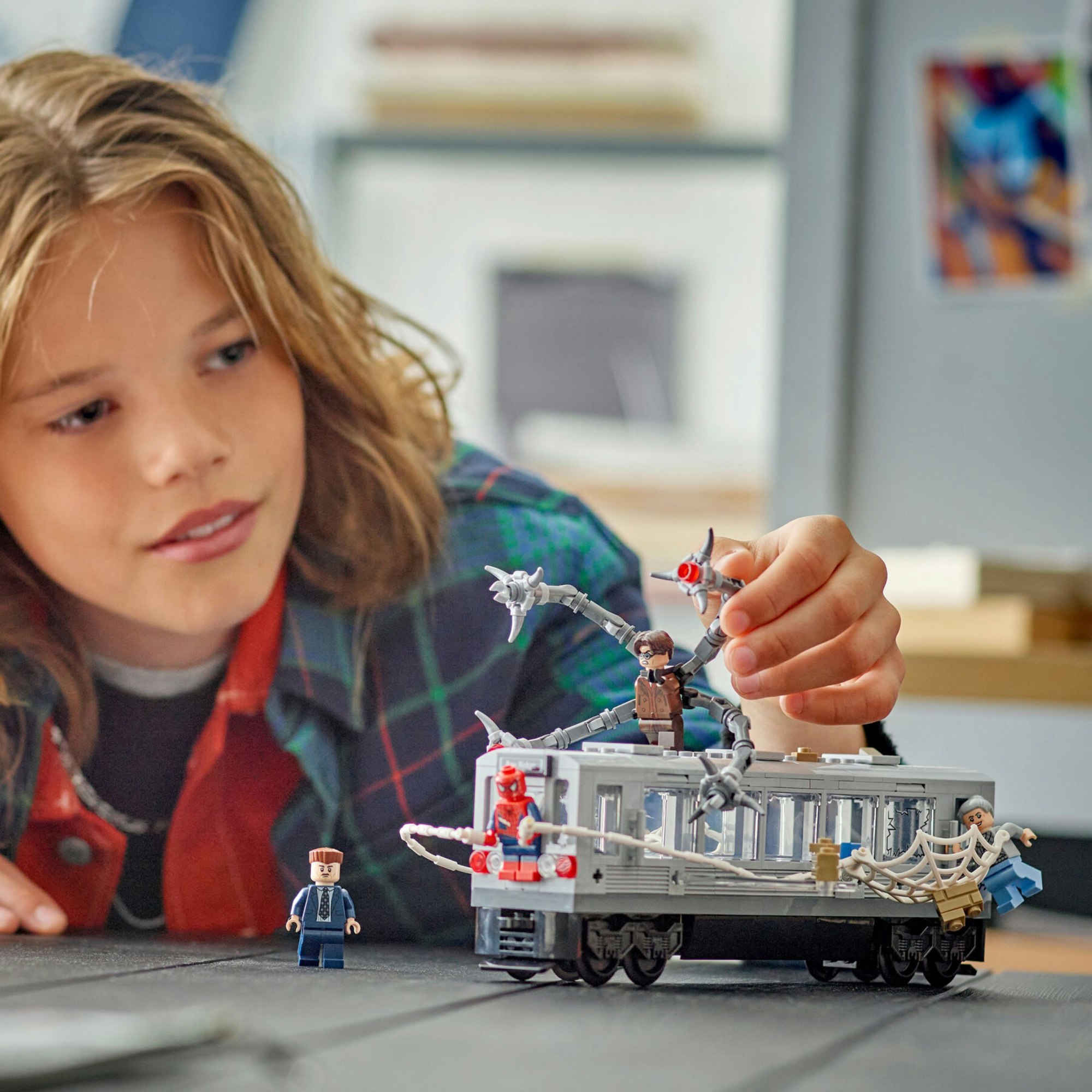 Lego marvel 76321 - spider-man vs doc ock sul treno con 4 minifigure 9+ - LEGO SUPER HEROES, Lego