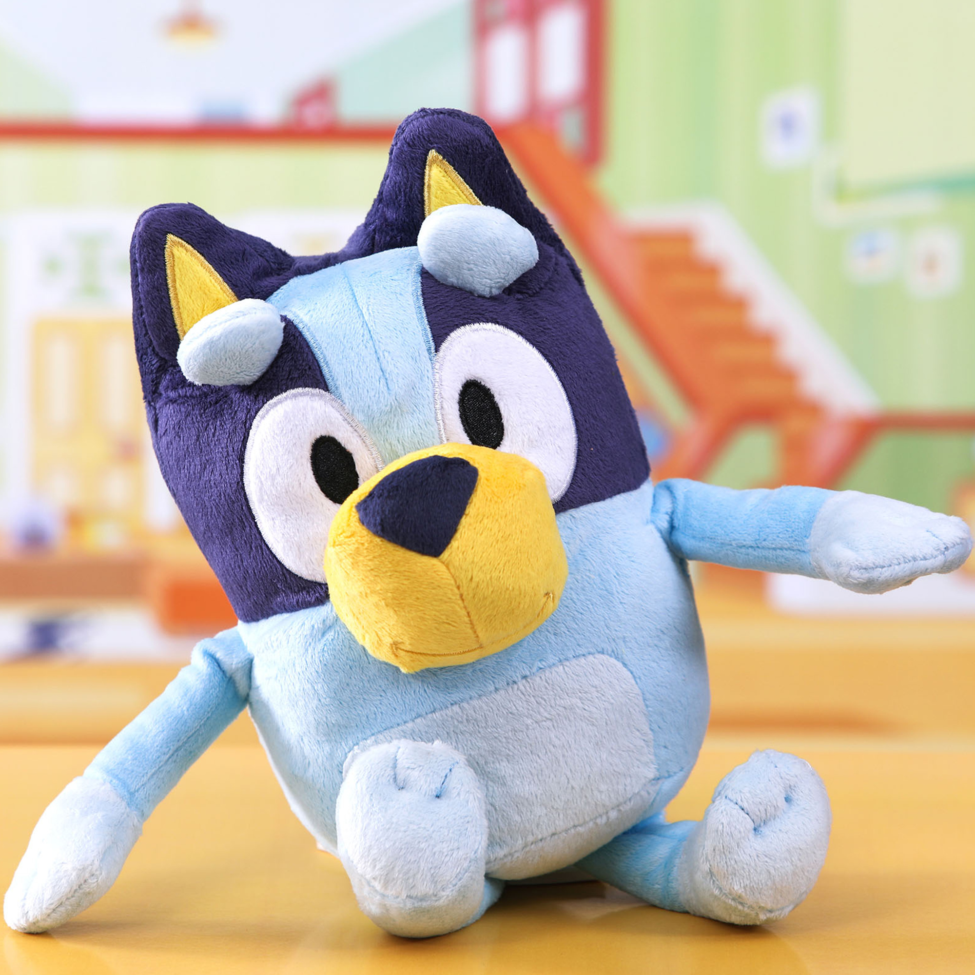 Bluey - peluche alto 33 cm con funzioni parla e canta - BLUEY
