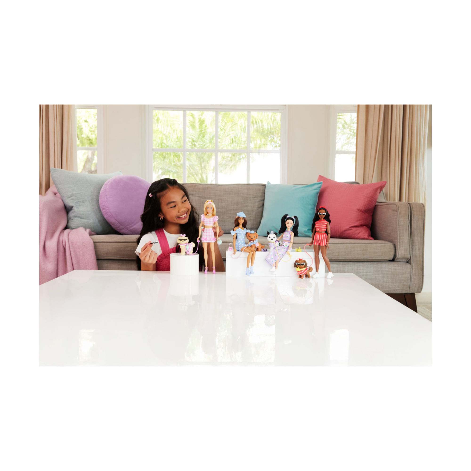 Barbie - cuccioli a passeggio pois rosa, bambola bionda e cagnolino in abiti rosa a quadretti con accessori inclusi - Barbie