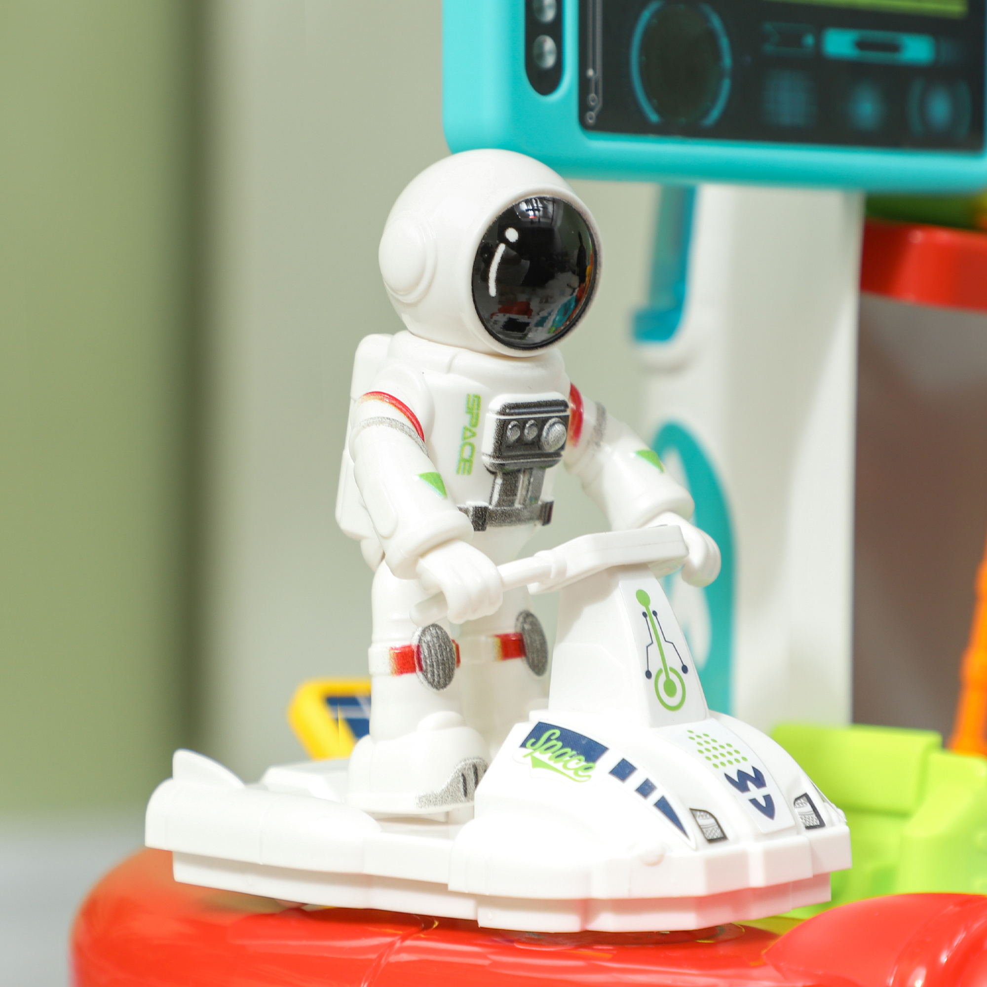 Banco da lavoro giocattolo da 21 pezzi a tema spaziale con suoni e luci, in pp e gpps, 45.5x24x52.5 cm - 