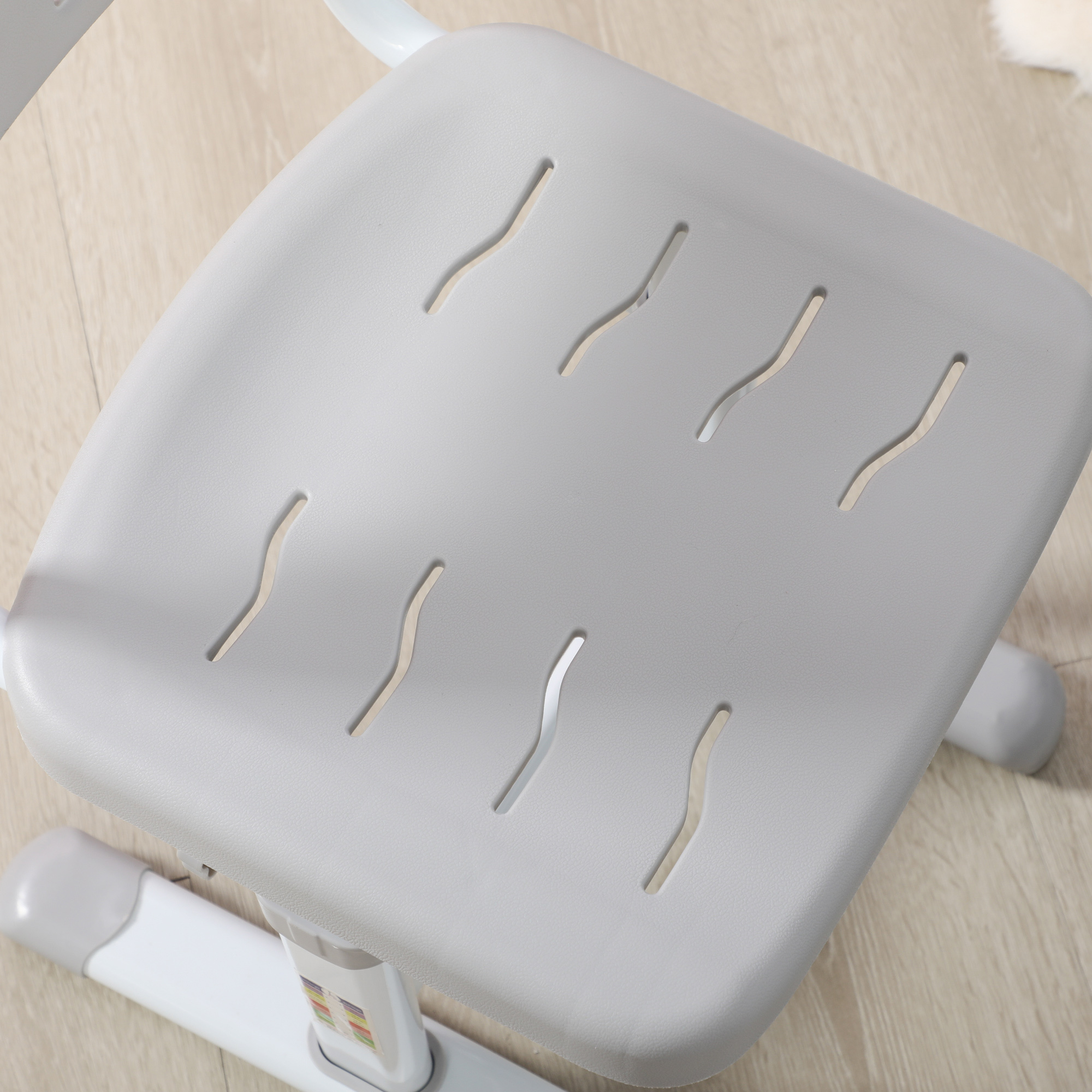 Banco scuola per bambini 6-12 anni con sedia e altezza regolabile, piano inclinabile, 66x47x52-77 cm, grigio - 