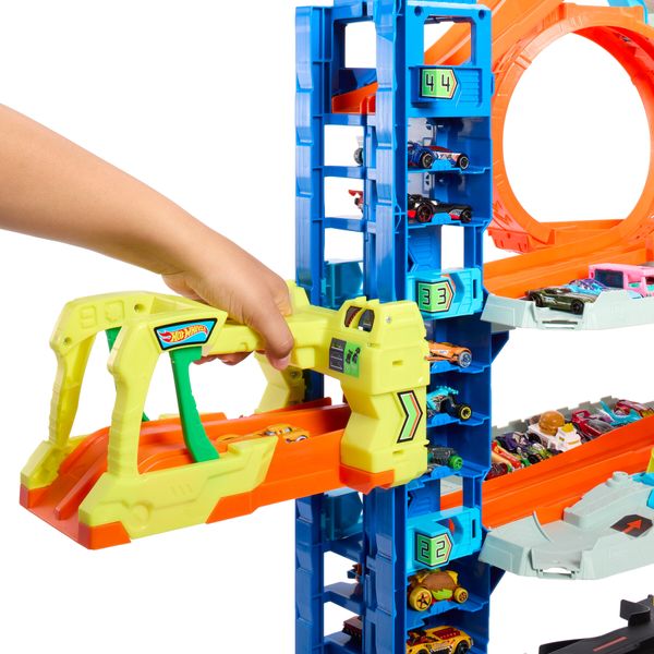 Hot wheels™ city mega garage playset con 2 macchinine die-cast, box per riporre oltre 50 macchinine - Hot Wheels