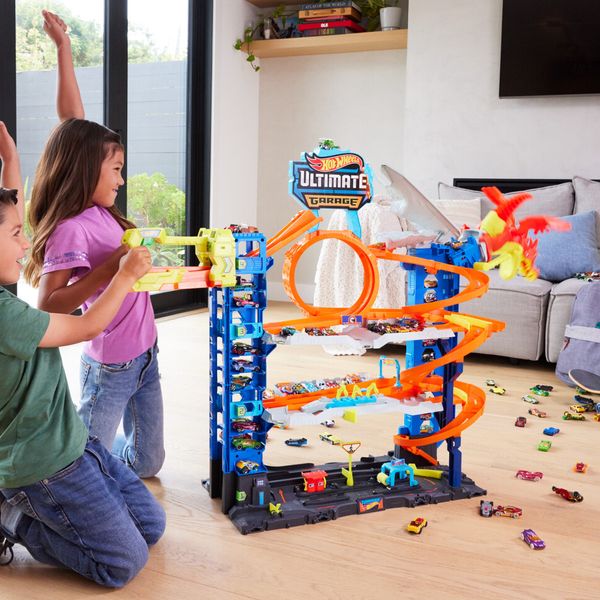 Hot wheels™ city mega garage playset con 2 macchinine die-cast, box per riporre oltre 50 macchinine - Hot Wheels