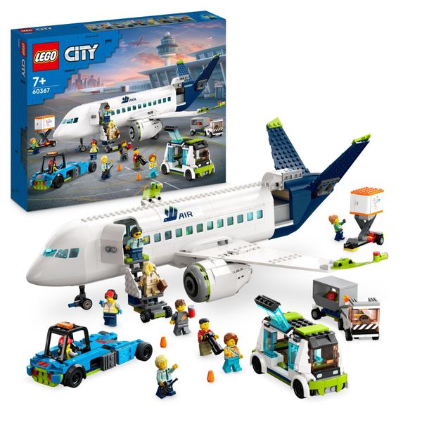 Lego city 60367 aereo passeggeri, modellino di aeroplano giocattolo da costruire con 9 minifigure e veicoli dell'aeroporto - LEGO CITY, Lego