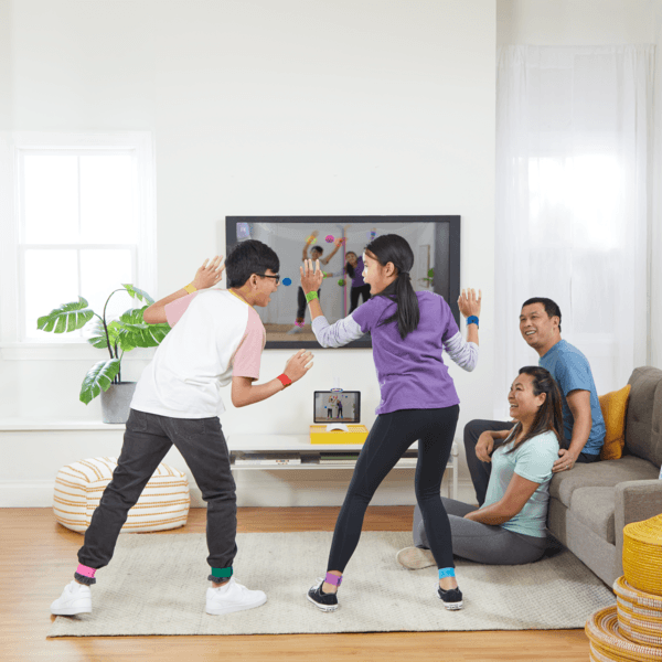 Gioco twister air, gioco twister con app per realtà aumentata, si collega a dispositivi smart, giochi attivi per feste, dagli 8 anni in su - HASBRO GAMING