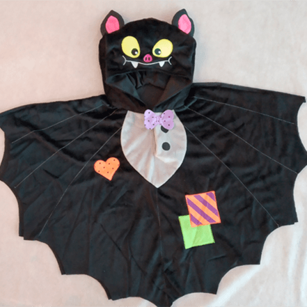 Mantellina pipistrellino in morbido tessuto vellutato con simpatiche stampe ed applicazioni ricamate - CARNAVAL QUEEN