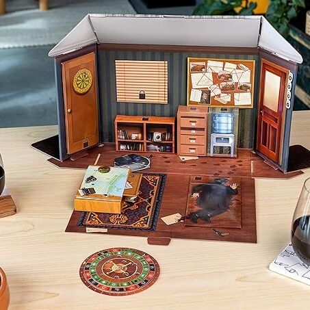 Thinkfun - escape the room: omicidio di mafia, gioco di logica da tavolo per adulti, 13 giocatori, età 14+ anni - RAVENSBURGER