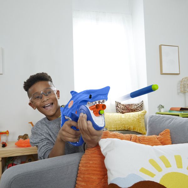 Nerf junior wild - sharkfire, blaster a forma di squalo, facile da usare - NERF