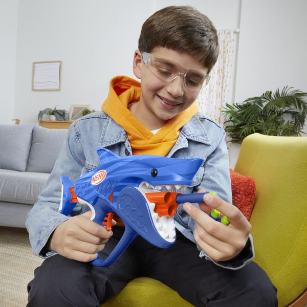 Nerf junior wild - sharkfire, blaster a forma di squalo, facile da usare - NERF