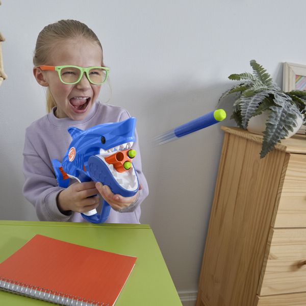 Nerf junior wild - sharkfire, blaster a forma di squalo, facile da usare - NERF
