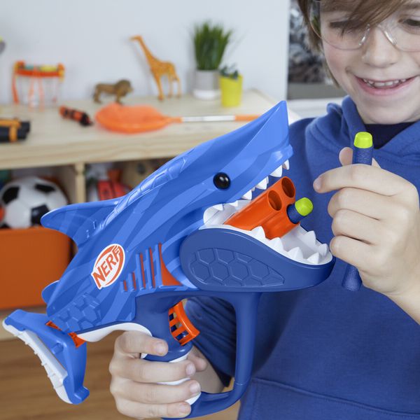 Nerf junior wild - sharkfire, blaster a forma di squalo, facile da usare - NERF