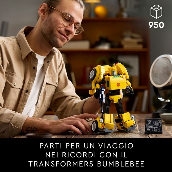 Lego icons 10338 transformers bumblebee action figure da collezione per adulti convertibile in veicolo, regalo per lui o lei - LEGO, LEGO ICONS