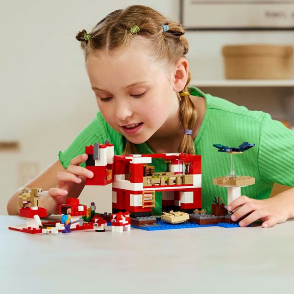Lego minecreaft 21270 la casa del mooshroom, giochi di ruolo bambini 8+ con personaggi, animali giocattolo, mob e accessori - MINECRAFT, LEGO