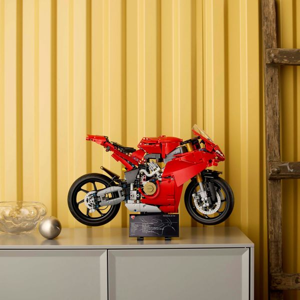 Lego technic 42202 motocicletta ducati panigale v4 s, modello per adulti da collezione, idea regalo uomo o donna fan delle moto - LEGO TECHNIC, LEGO