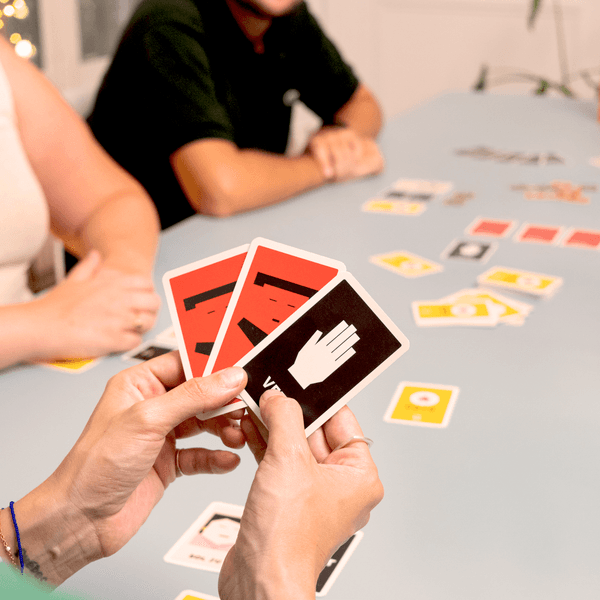 Kill kim - yas!games - l'unico in italiano - party games - ROCCO GIOCATTOLI