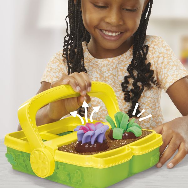 Play-doh, cestino fiorito per creare piante e fiori colorati.giocattolo con natura finta. include 5 vasetti di pasta modellabile play-doh - PLAY-DOH