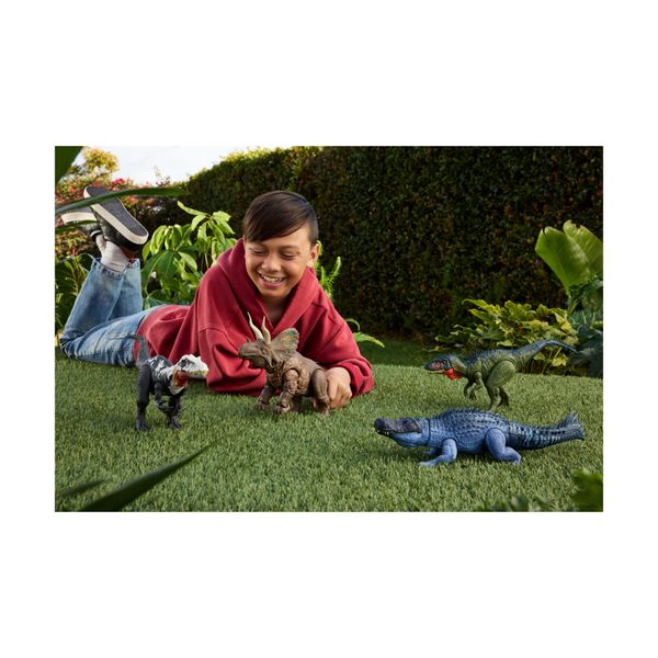 Mattel jurassic world - eotriceratopo gigantic thrashers jw - dinosauro grande con 2 attacchi da coda - Jurassic World