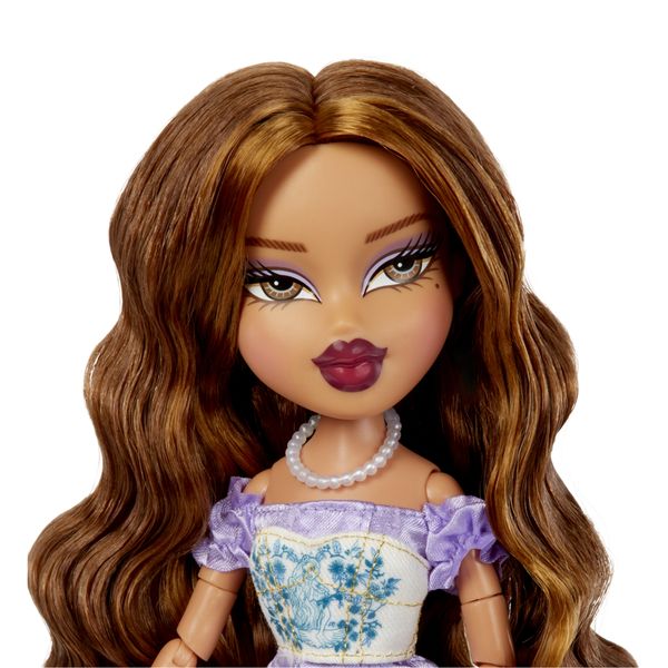 Bratz goin' out! yasmin - bambola con outfit e accessori - BRATZ