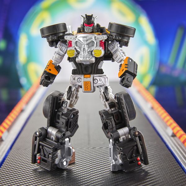 Transformers x hot wheels - bone shaker - collezionabile hasbro - TRANSFORMER
