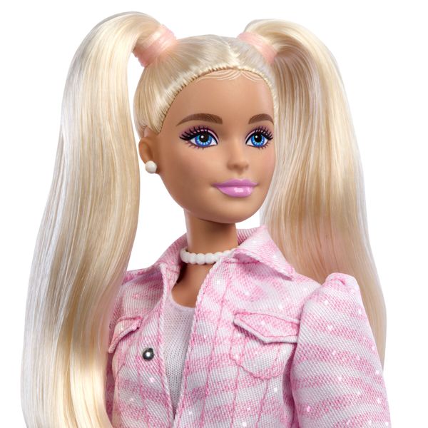 Barbie - deluxe style denim rosa, bambola con giacca e gonna coordinate con accessori come pochette a fiocco e perle inclusi - Barbie
