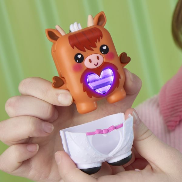 Hasbro nano-mals, cowbert la mucca highlander -  portachiavi interattivo - HASBRO GAMING