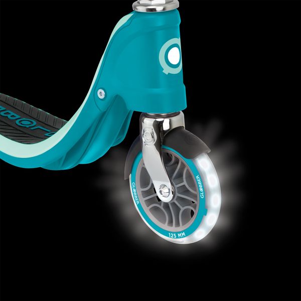 Monopattino flow 125 light teal — ruote led, manubrio regolabile, 5+ anni - GLOBBER