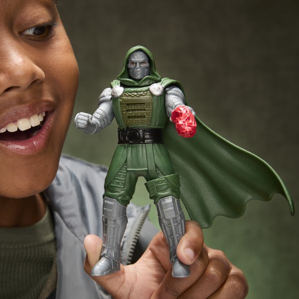 Hasbro marvel studios, avengers: doomsday, dottor destino action fx, action figure elettronica - Avengers