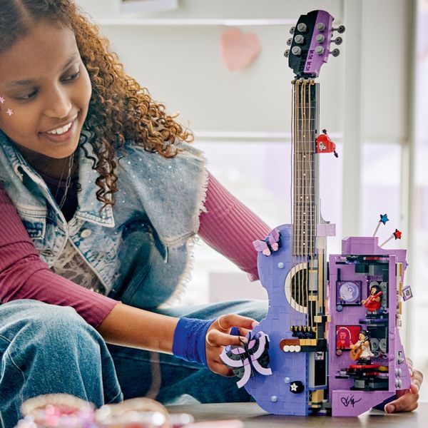 Lego editions music la chitarra bicolore di olivia rodrigo - 43031 - LEGO EDITIONS
