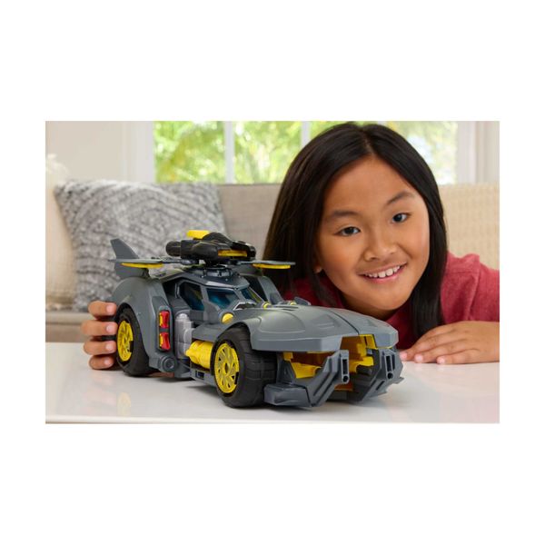 Dc universe batmobile - BATMAN, DC COMICS