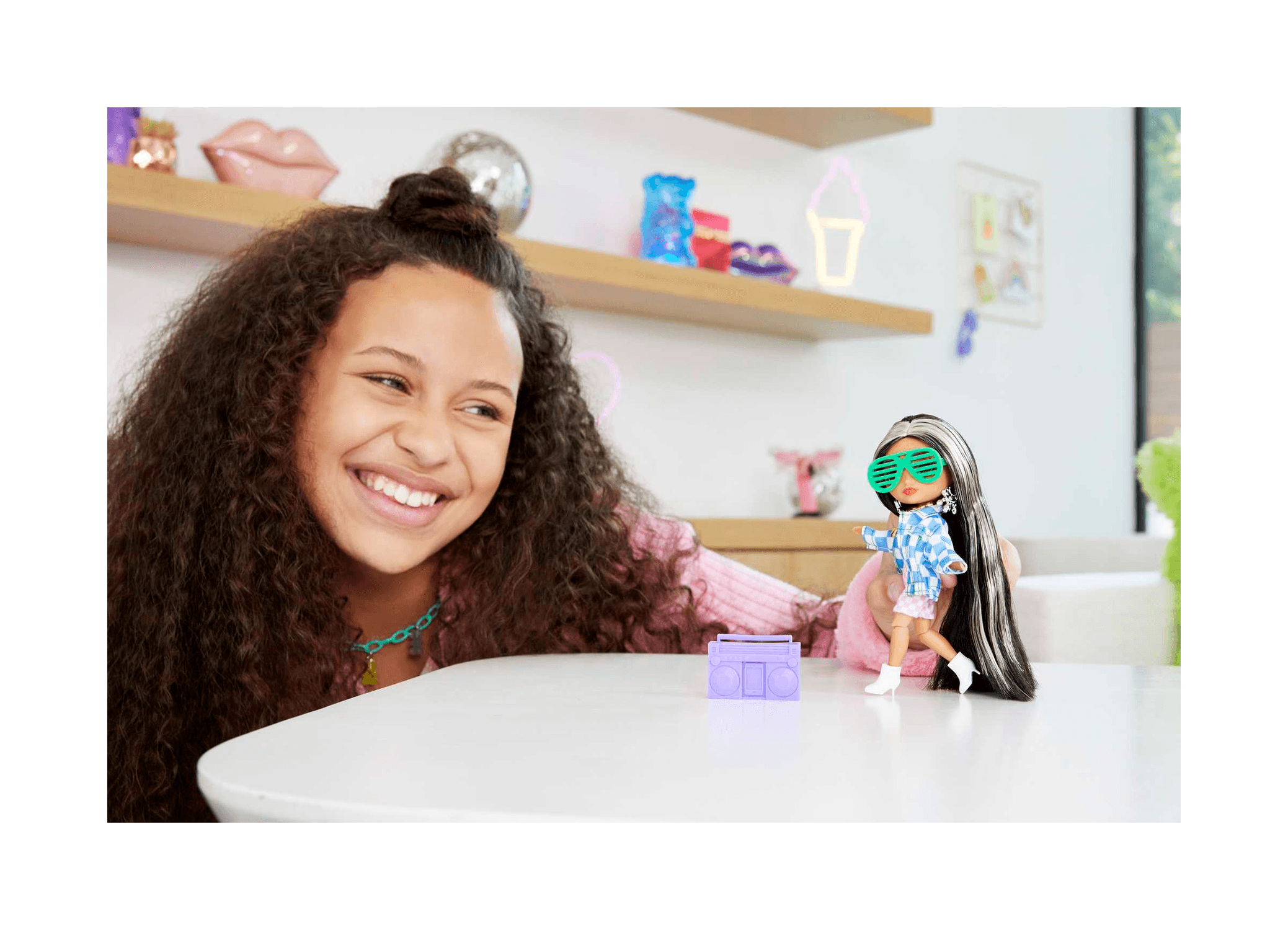 Barbie-extra minis mini bambola articolata con giacca a quadri e morbidi capelli bicolore, giocattolo per bambini 3+ anni, hgp64 - Barbie