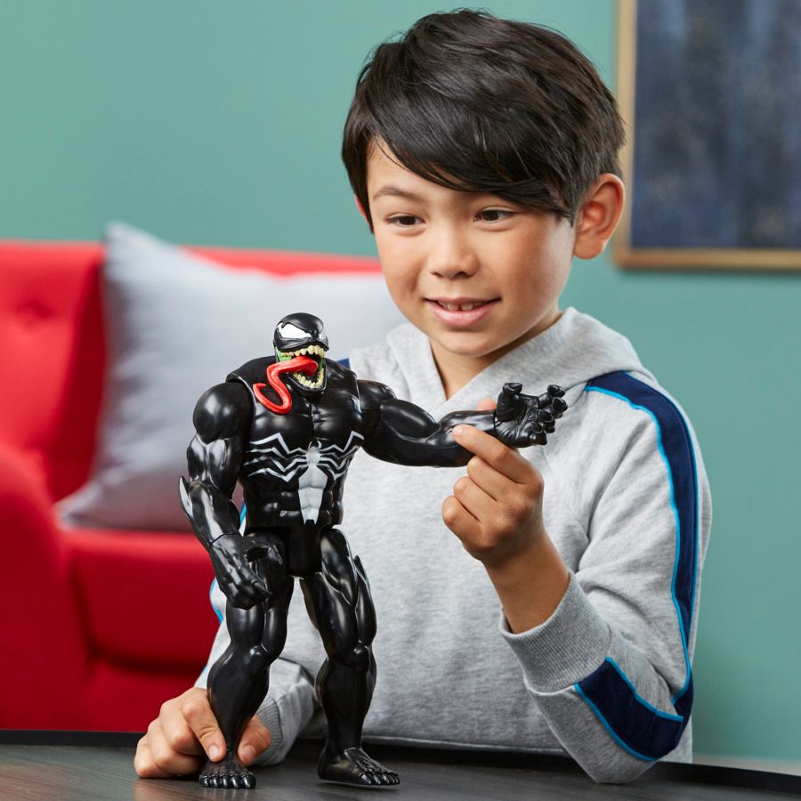 Hasbro marvel spider-man titan hero series - venom deluxe, action figure da 30 cm - MARVEL, Spiderman