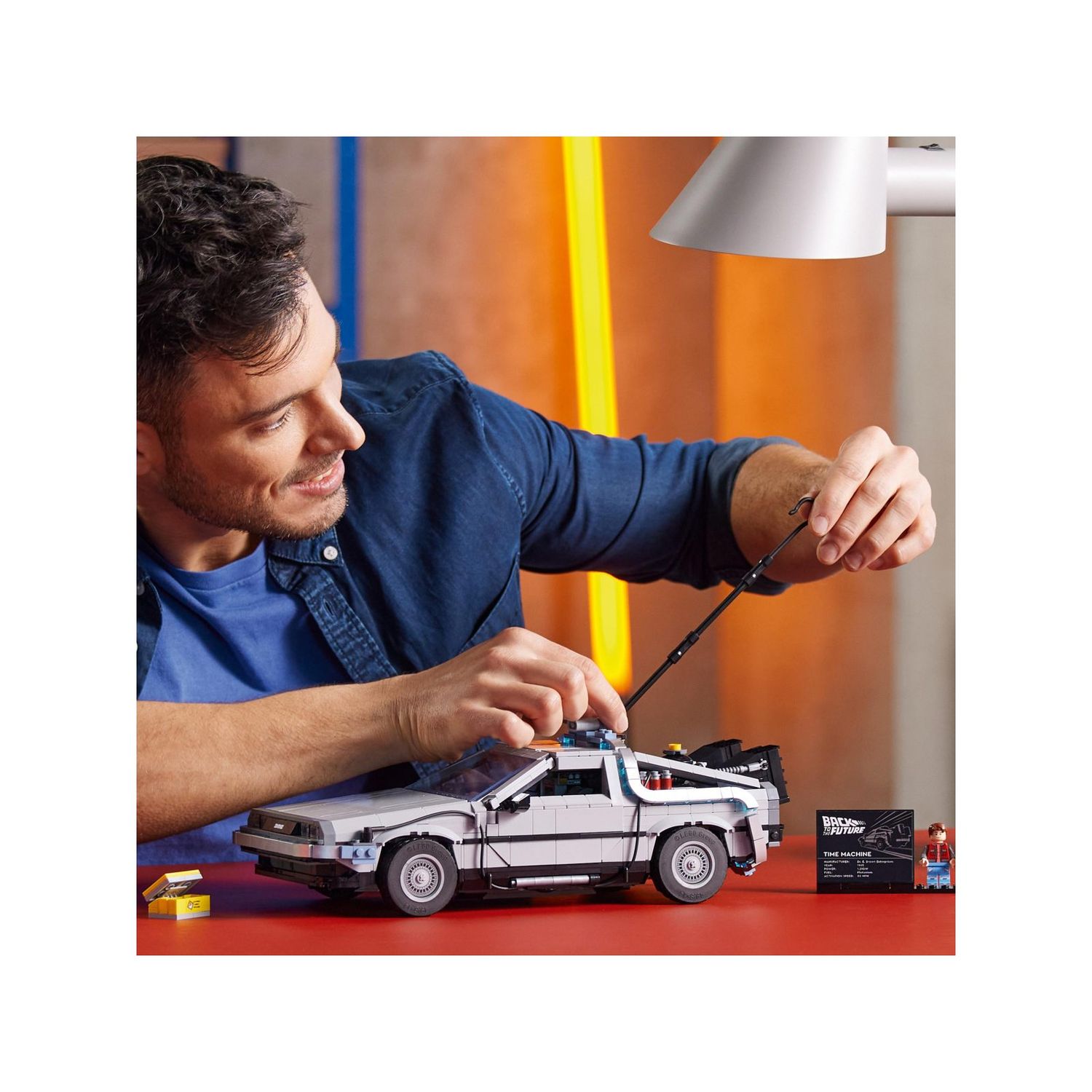 Lego icons 10300 macchina del tempo ritorno al futuro, set modellino delorean da costruire, minifigure di doc e marty mcfly - Lego, LEGO ICONS