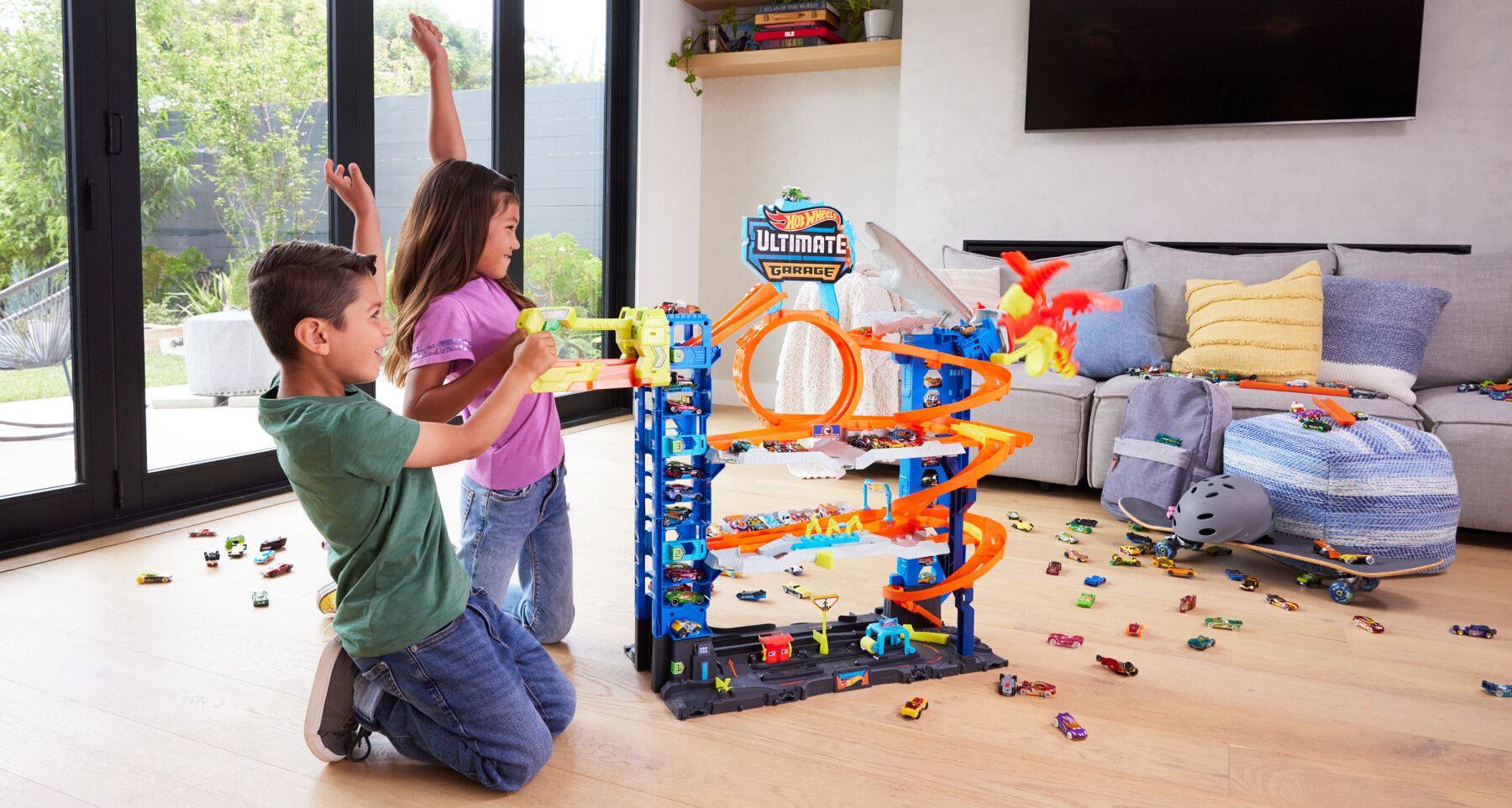 Hot wheels™ city mega garage playset con 2 macchinine die-cast, box per riporre oltre 50 macchinine - Hot Wheels