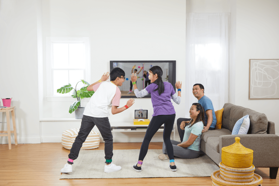 Gioco twister air, gioco twister con app per realtà aumentata, si collega a dispositivi smart, giochi attivi per feste, dagli 8 anni in su - HASBRO GAMING