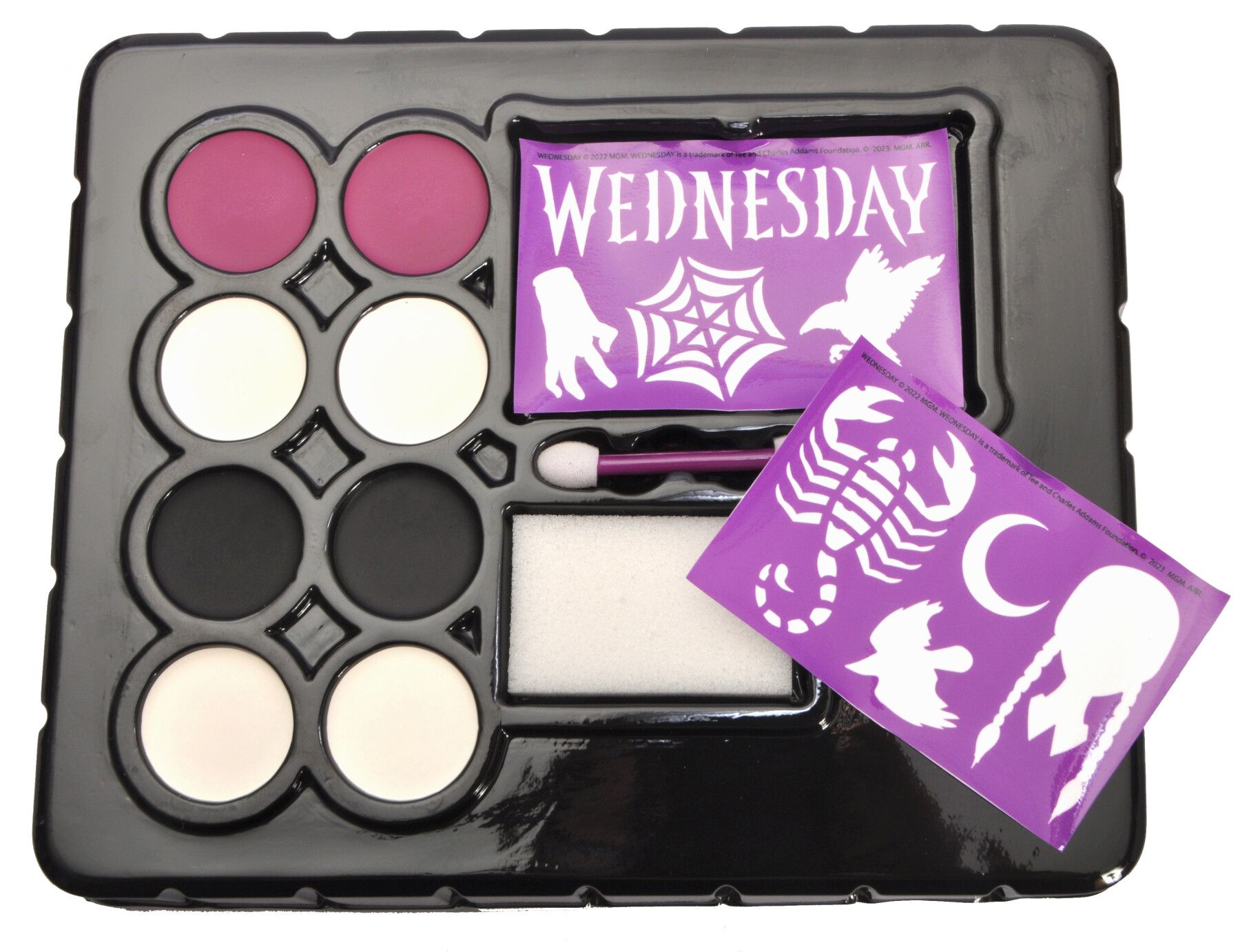 Make up halloween mercoledi addams con stancil sagomati - CIAO