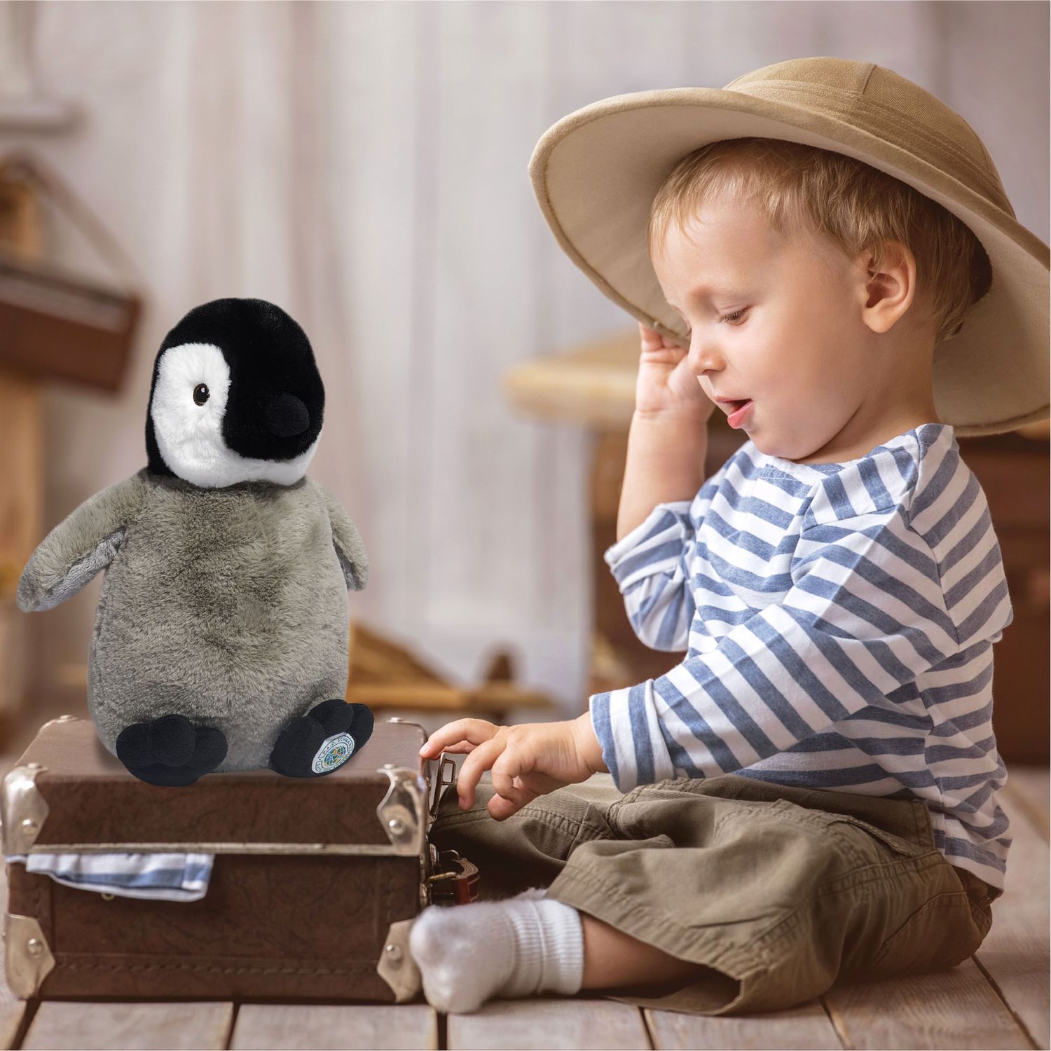 Pinguino di peluche planet love 100% da plastica riciclata, 25 cm - FAO Schwarz