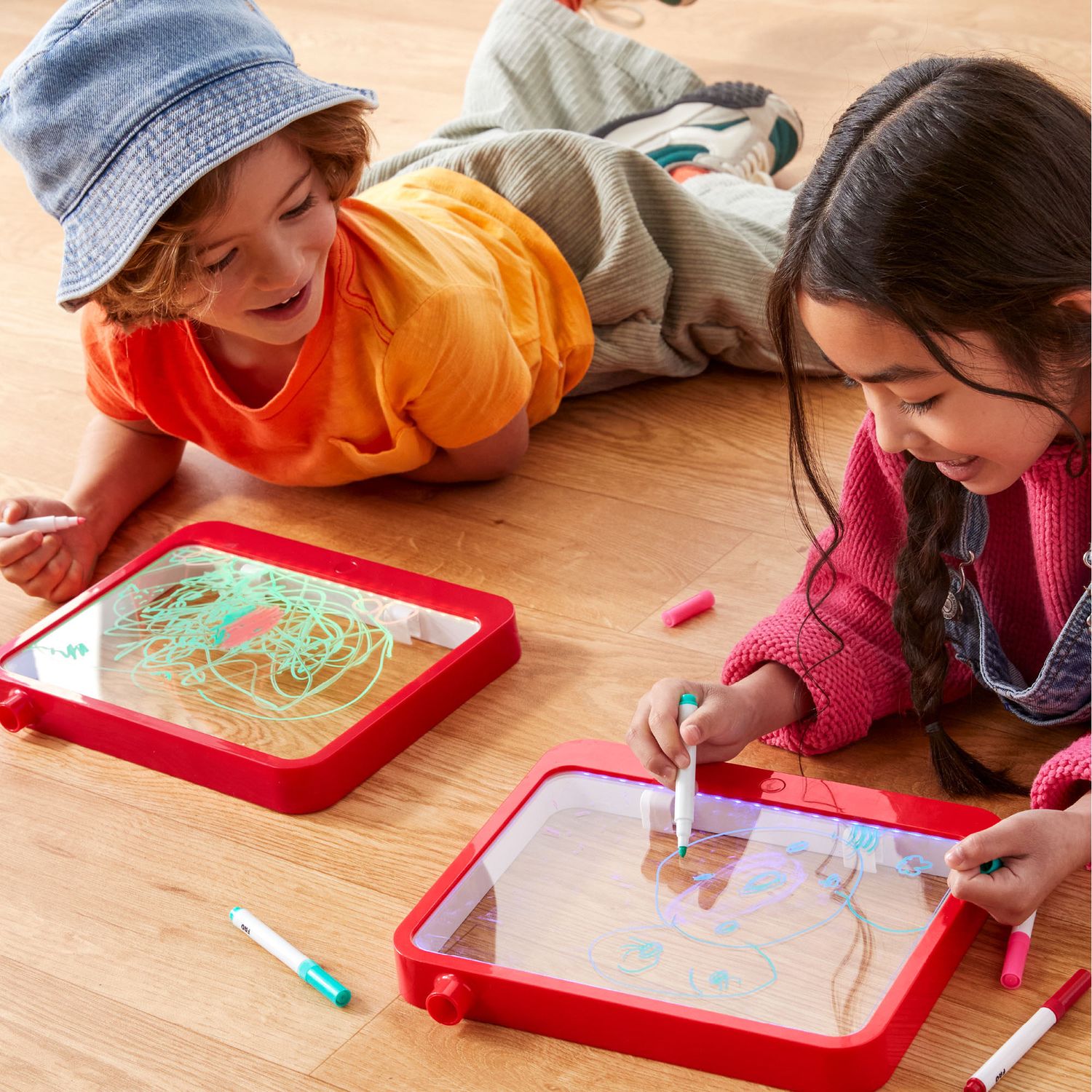 Lavagnetta luminosa glow & go portable - FAO Schwarz