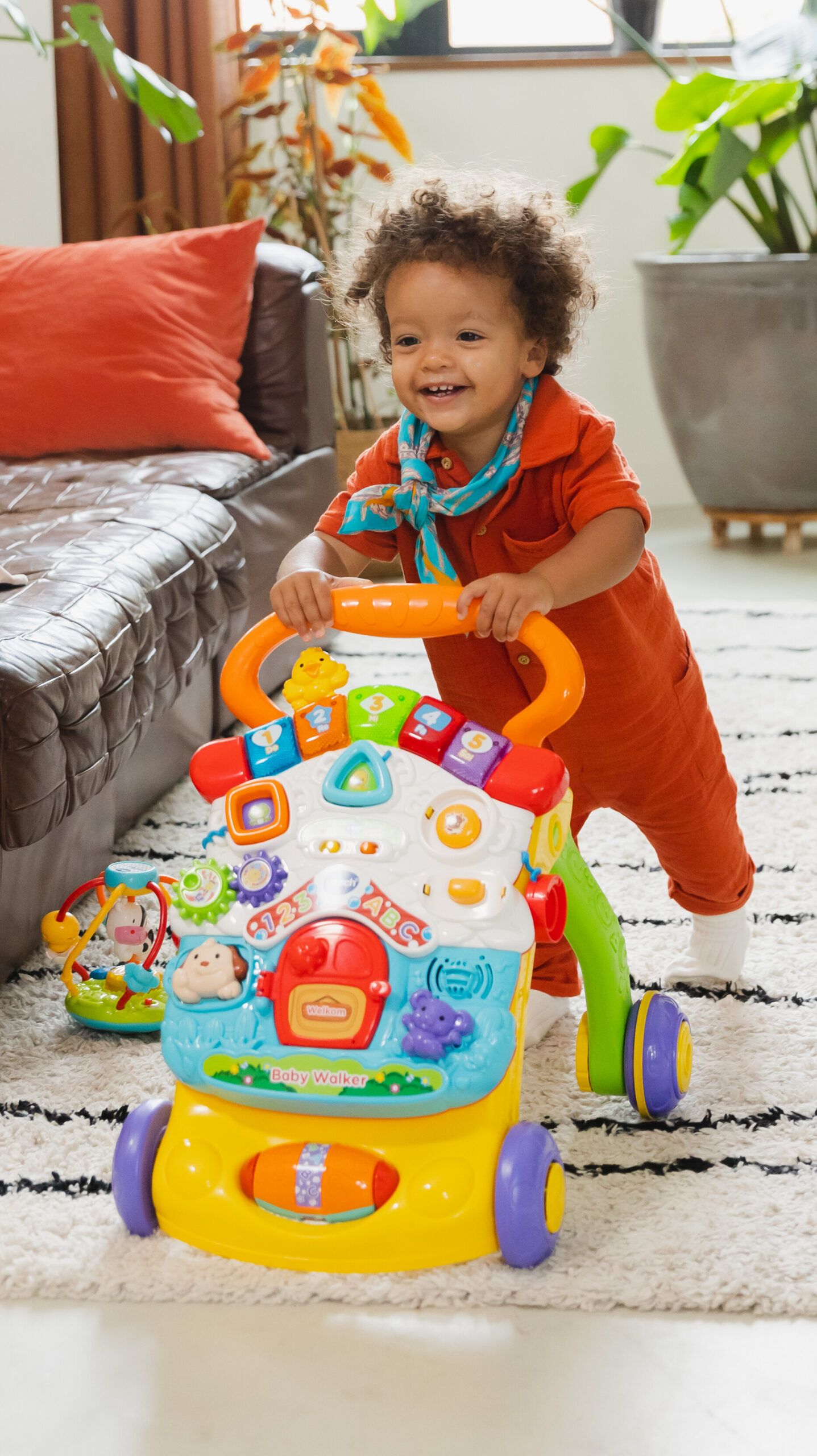 Vtech - un super primipassi parlante 2 in 1 con tavolo attività rimovibile per fare il pieno di scoperte! - VTECH