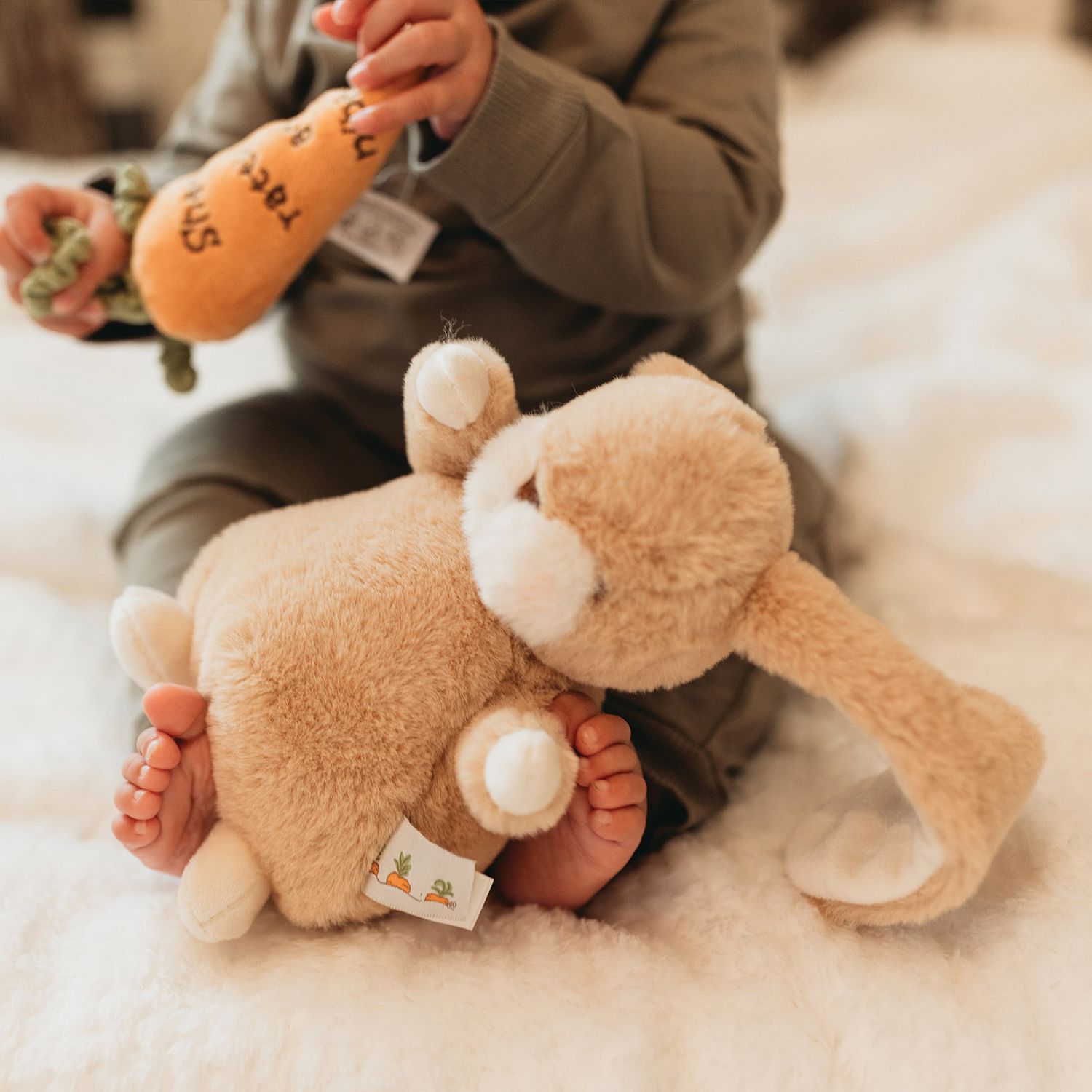 Peluche tiny nibble almond joy bunny 20 cm - Bunnies By The Bay