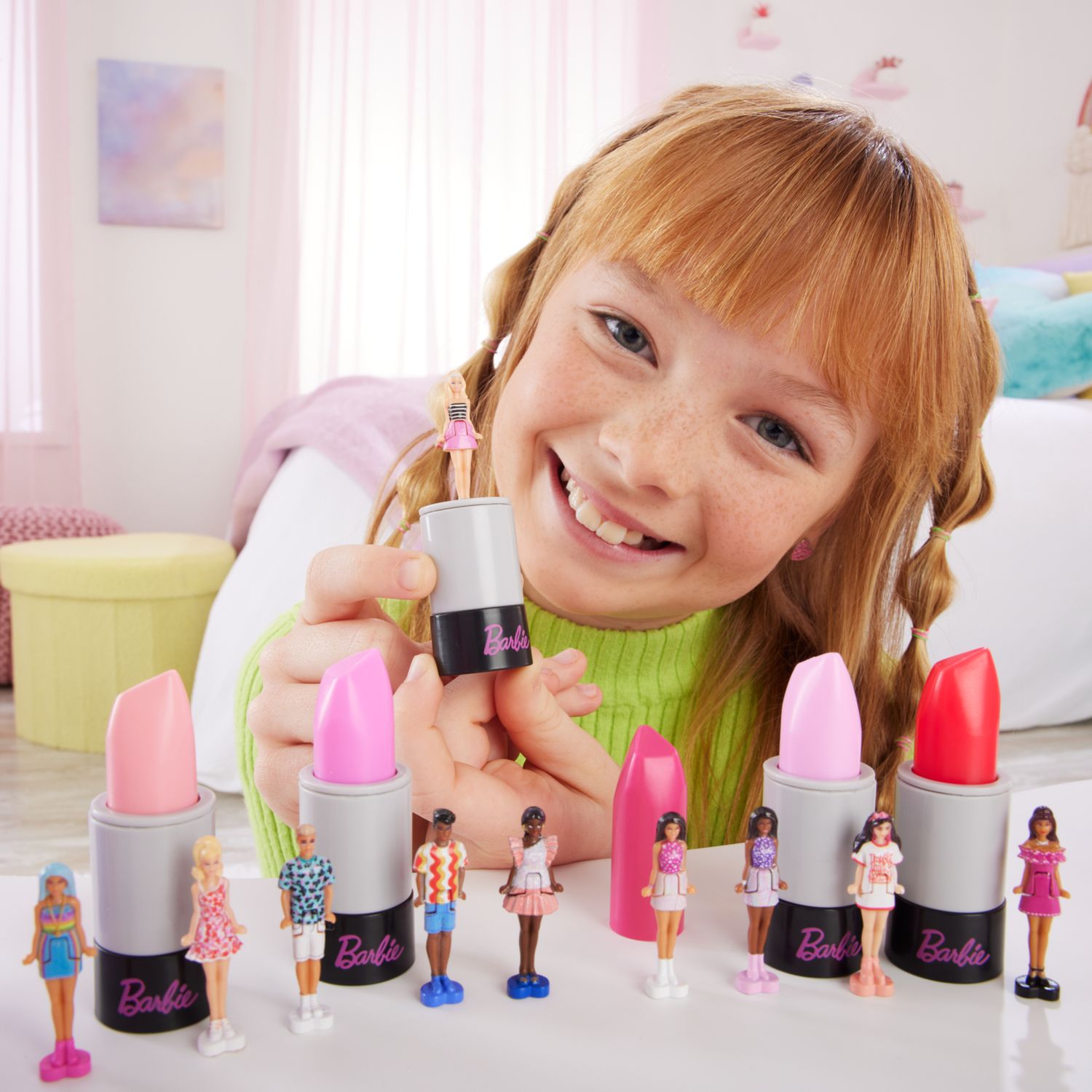 Mini barbieland - fashionistas - mini bambole in un tubetto di rossetto con sorpresa - Barbie