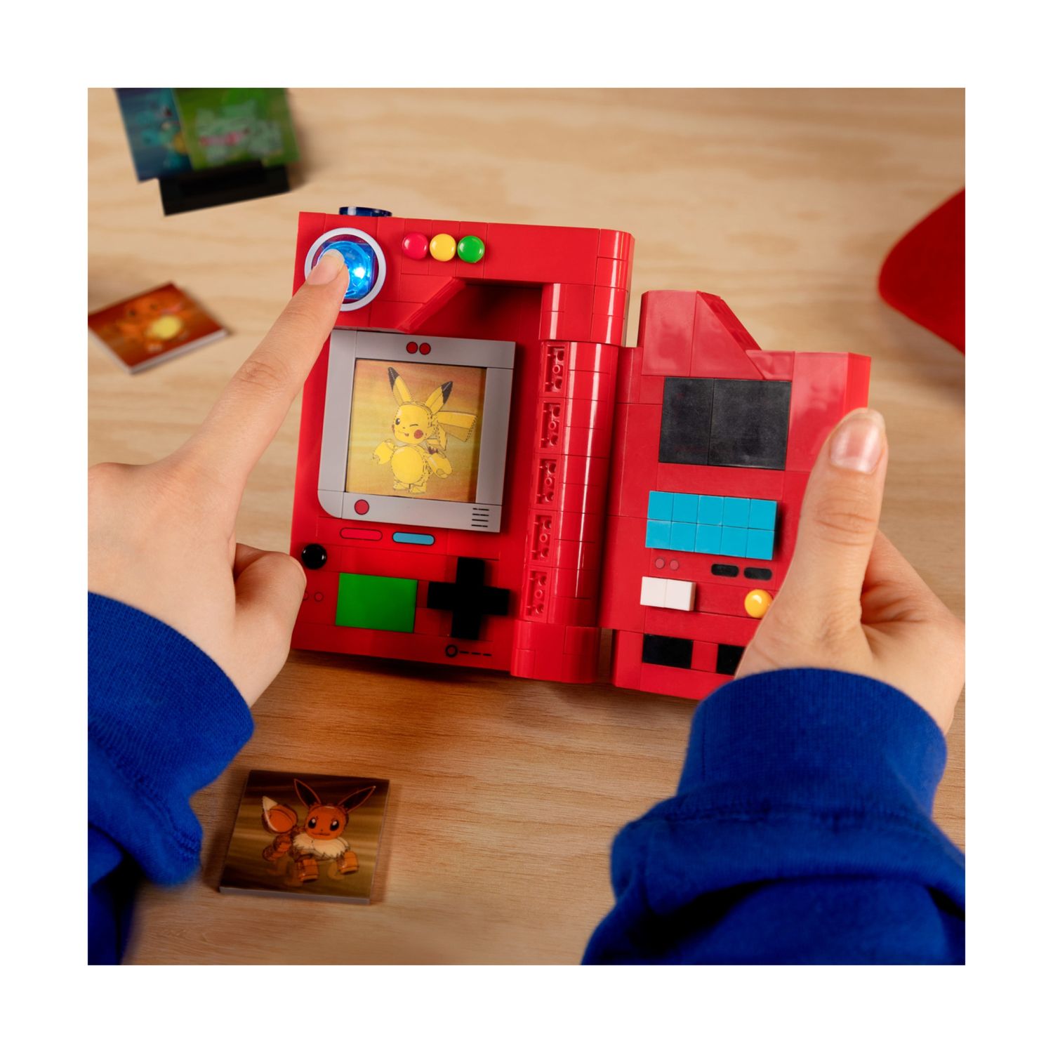Mega pokémon - pokédex della regione di kanto, set da costruire con 322 pezzi, display, dettagli luminosi e 5 carte pokémon - MEGA BLOKS, POKEMON