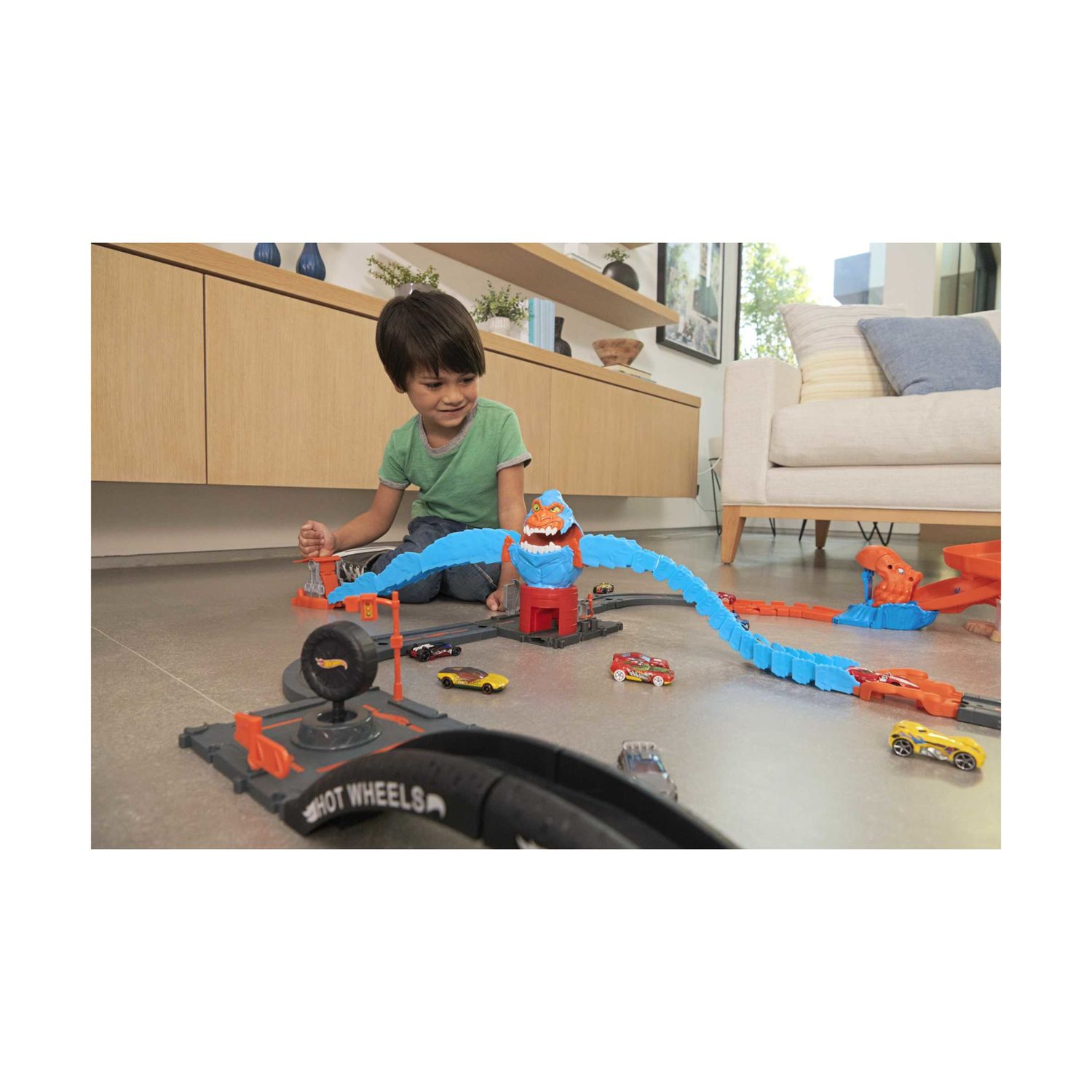 Hot wheels city - creature mostruose, set singolo assortito collegabile con pista e macchinina inclusa - Hot Wheels