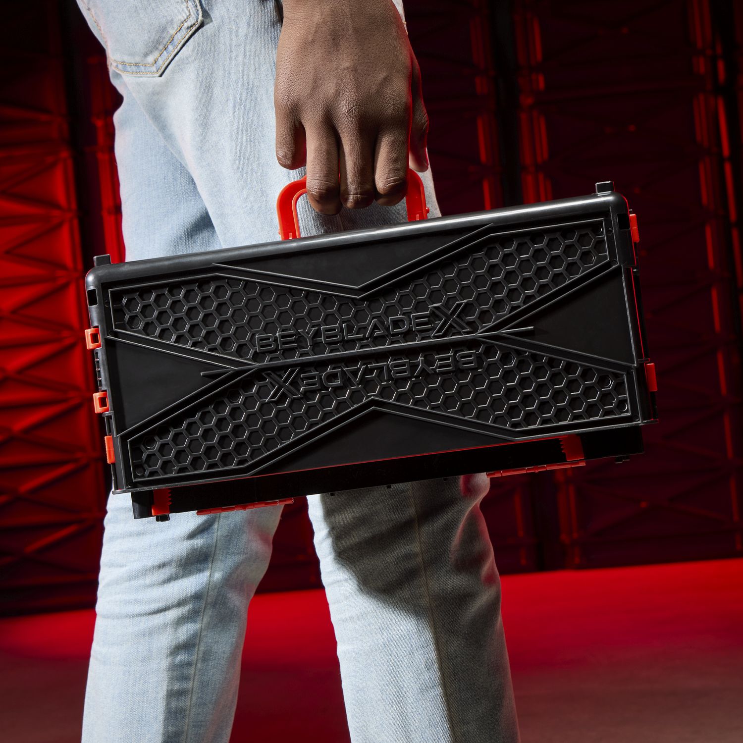 Beyblade x con l'arena clash and carry, ghiera x-celerator e trottole personalizzabili - BEYBLADE