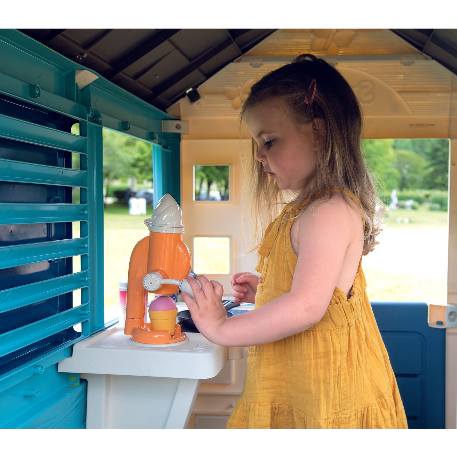 Casetta sweety corner smoby per bambini - gioco da esterno con 18 accessori - 2+ - SMOBY