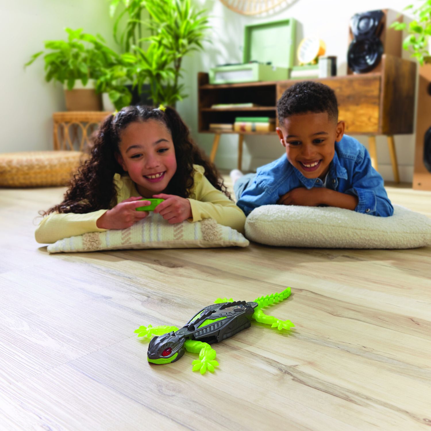 Hex bots gecko - il geco robot rc che scala muri e sorprende tutti - robot giocattolo radiocomandato - SPIN MASTER