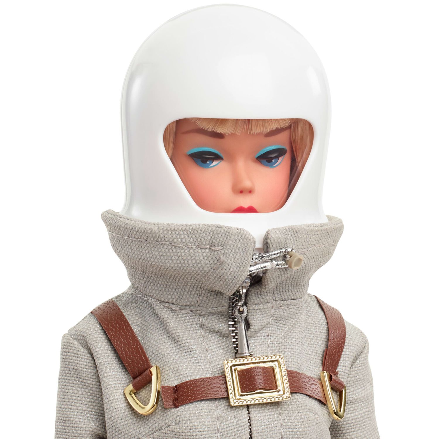Barbie signature - barbie astronauta, bambola da collezione con tuta argentata, stivali spaziali e casco inclusi, riproduzione vintage del 1965 - Barbie